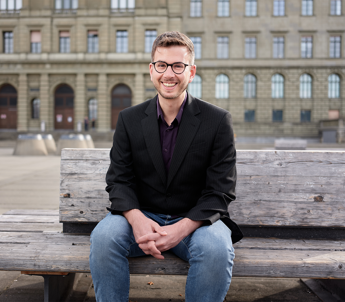 Dr. Andreas Juon